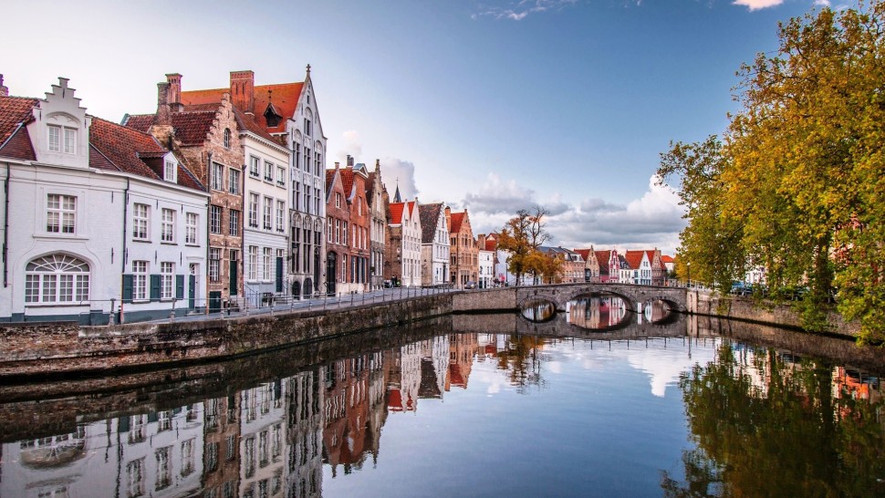 Brussels-Belgium-beautiful-autumn-scenery-houses-water-river-bridge-trees_1920x1080